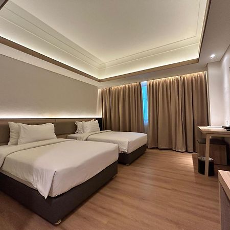 Отель Orchardz Jayakarta Экстерьер фото