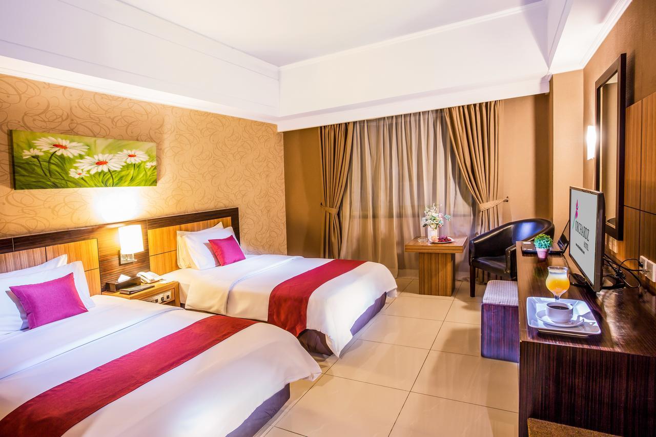 Отель Orchardz Jayakarta Экстерьер фото